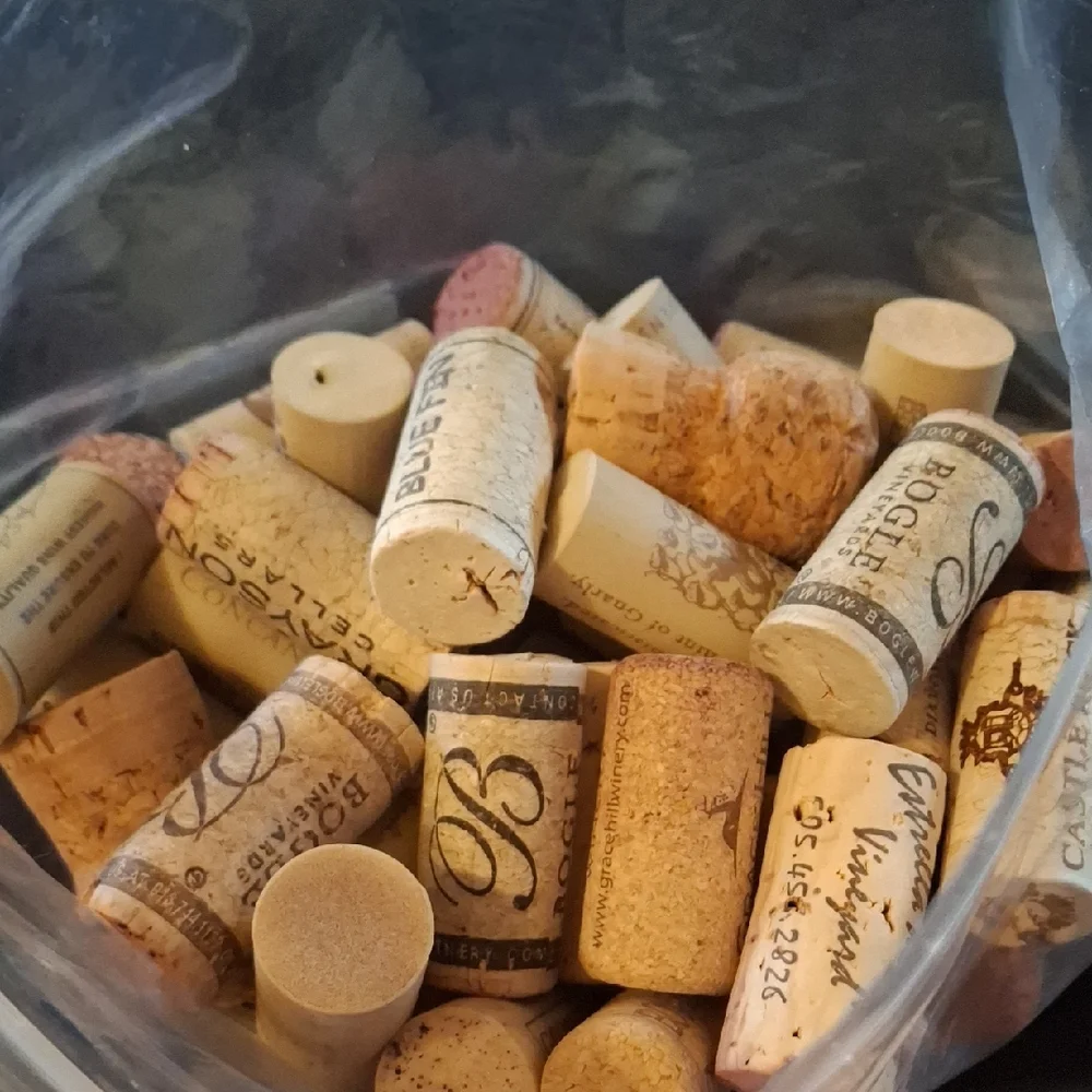 Bag of Assorted Wine Corks - Natural Beige Tone
